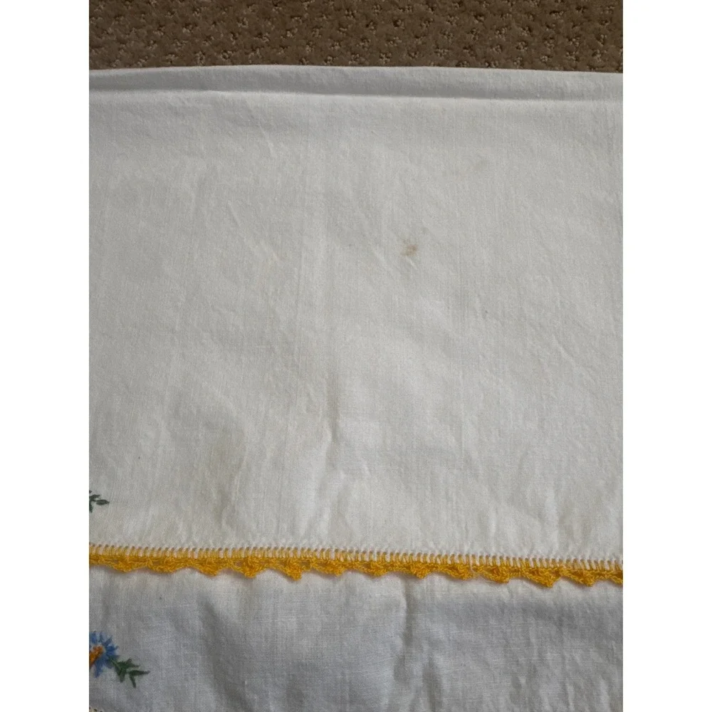 Vintage Hand Embroidered Butterfly Linen Table Runner Yellow Crochet Lace 42x17